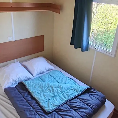 Kemp Mobil Confortable Avec Terrasse Pour 6 Personnes - Api-1-52-882 *