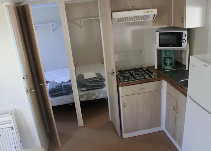 Mobil Confortable Avec Terrasse Pour 6 Personnes - Api-1-52-882 Kemp *