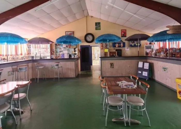 Mobil Confortable Avec Terrasse Pour 6 Personnes - Api-1-52-882 * Notre-Dame-de-Monts