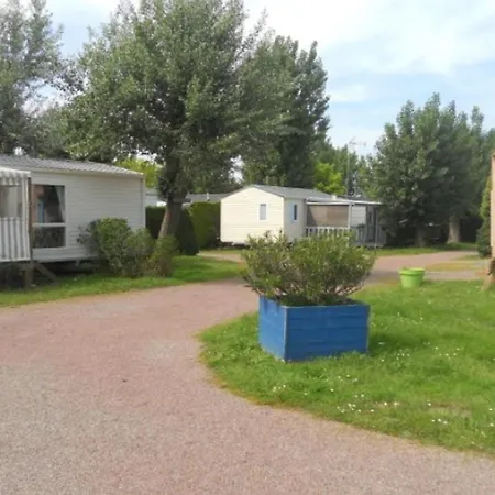 Mobil Confortable Avec Terrasse Pour 6 Personnes - Api-1-52-882 Camping Notre-Dame-de-Monts