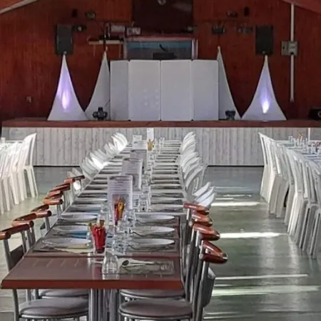 Mobil Confortable Avec Terrasse Pour 6 Personnes - Api-1-52-882 Camping